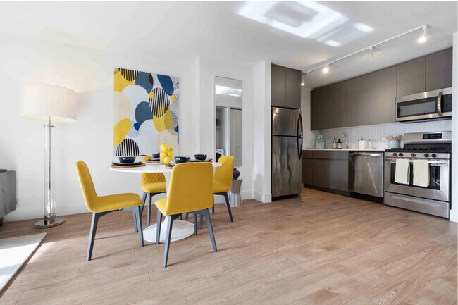 Building Photo - 420 W Belmont Ave