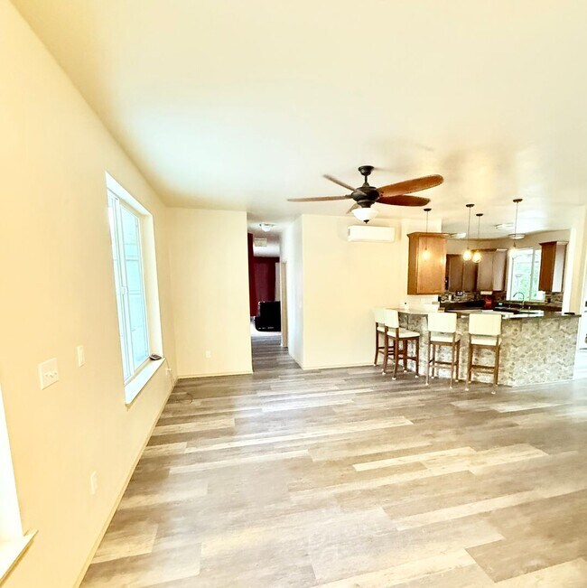 Building Photo - Beautiful house in Maple View Meadows.