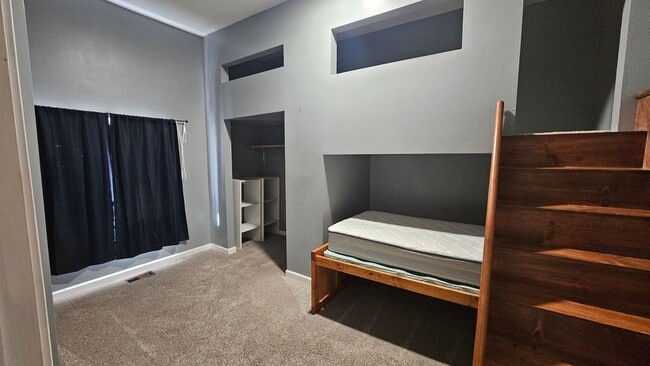 Building Photo - Spacious 3 Bed 2 Bath Home, Perfect for Families!