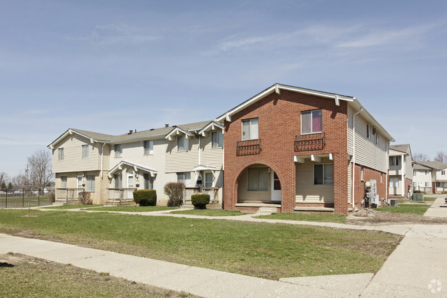 Primary Photo - Vanderbilt Townhomes