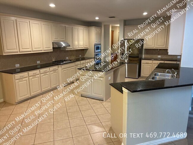 Building Photo - 3731 Edgewood Ct