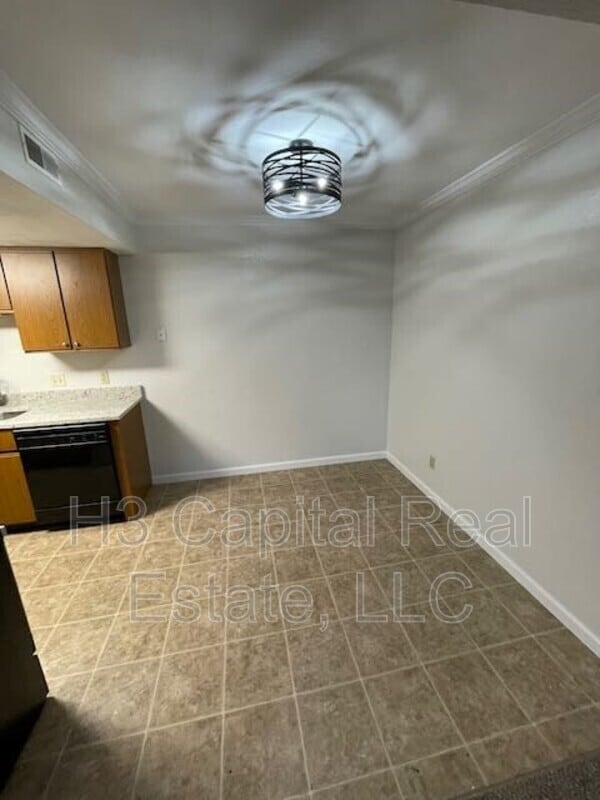 Building Photo - 130 Brookview Dr