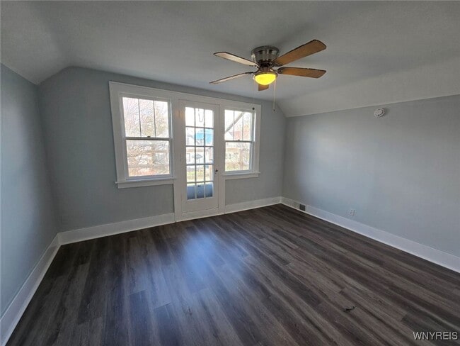 Building Photo - 693 Lasalle Ave