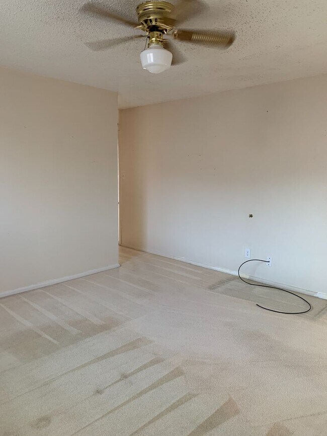 Building Photo - 1640 Courtland Cir