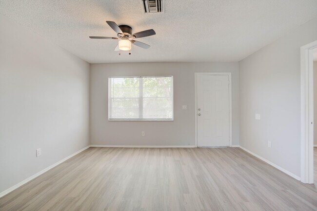 Building Photo - 6590 Jupiter Gardens Blvd