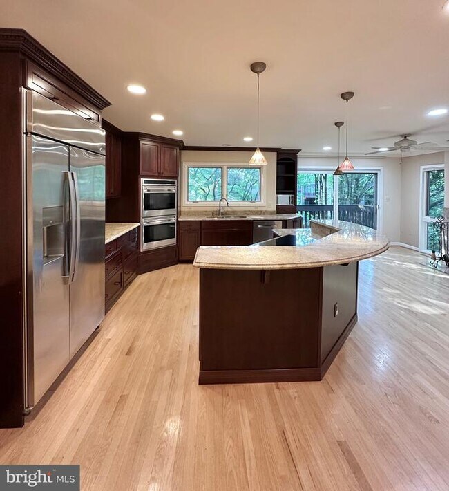 Building Photo - 2021 Lakebreeze Way