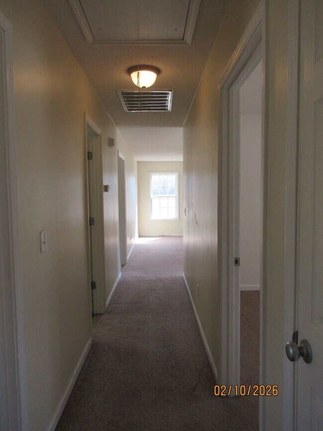 Building Photo - 3 Bedroom, 2 bathroom Brick home-HWY 15 SOUTH