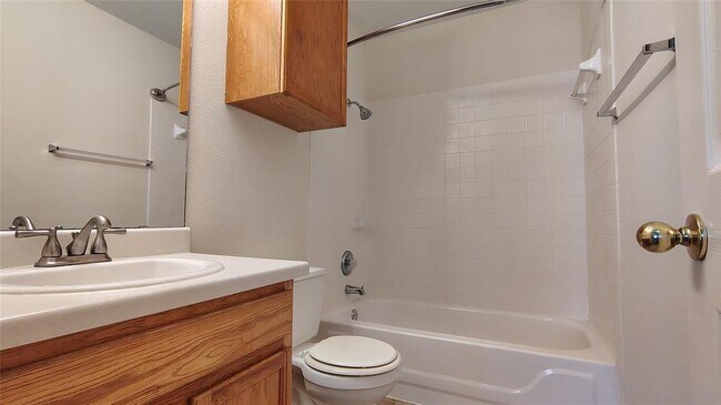 Building Photo - 2208 Ada Ln