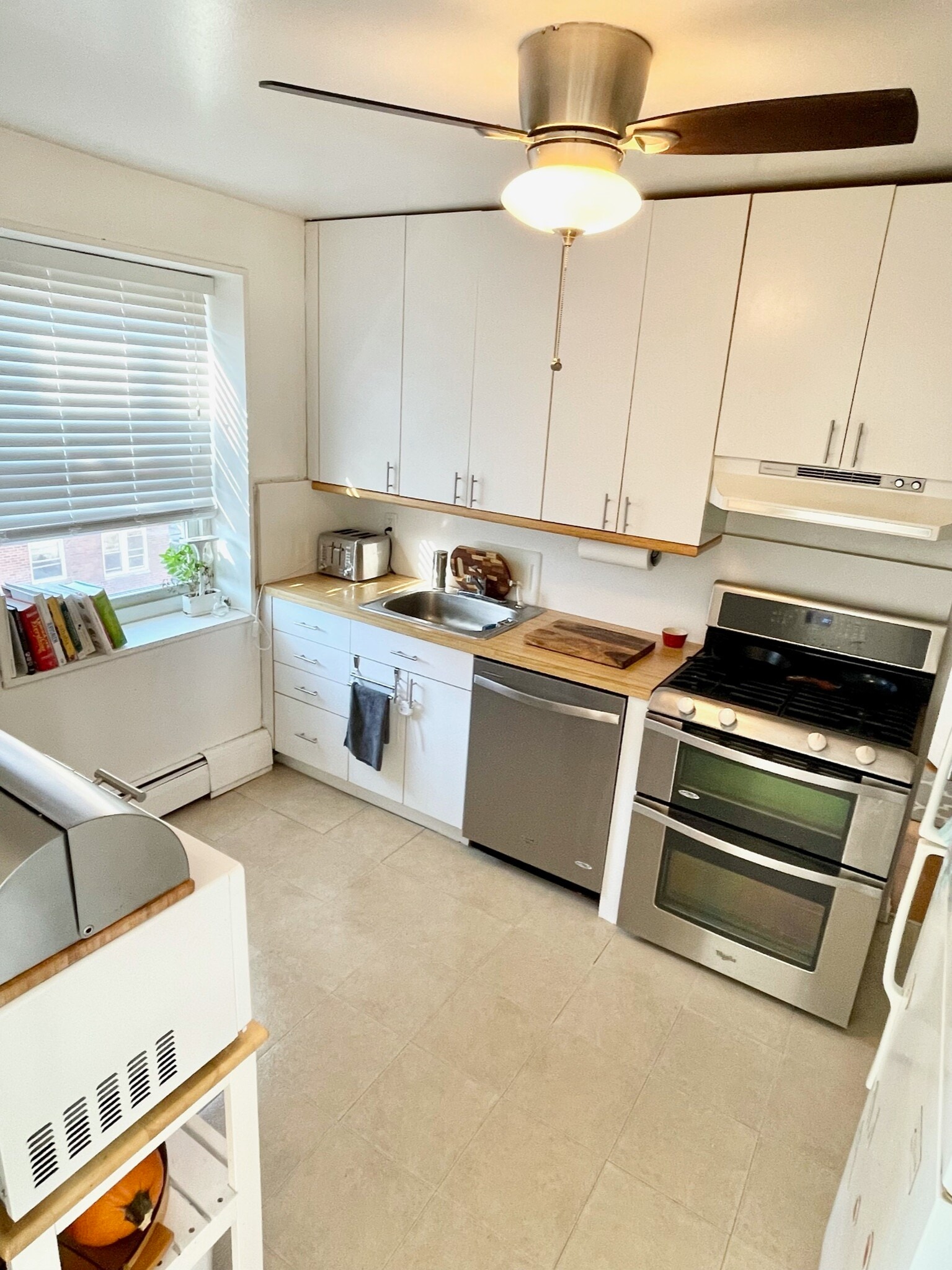 Building Photo - 101 Lincoln Ave