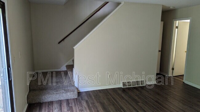 Building Photo - 6079 In the Pines Dr SE