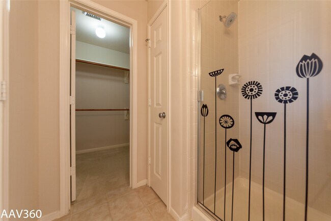 Building Photo - 2943 Meadowglen Crest