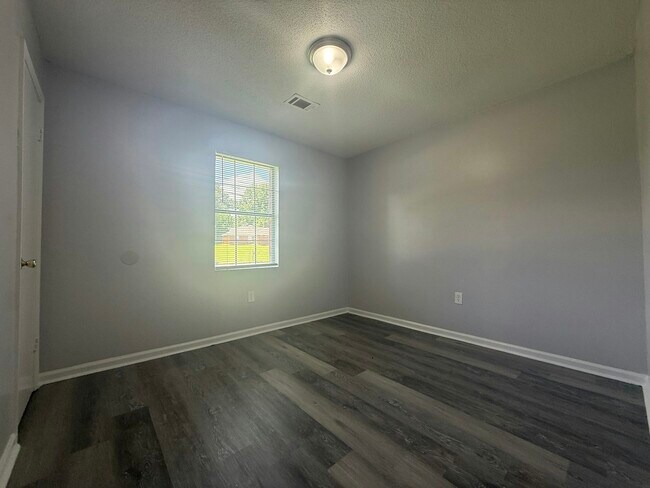 Building Photo - 1156 Fields Rd