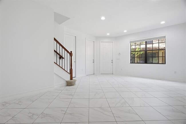 Building Photo - 13023 Riverwalk Cir S