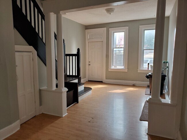 Building Photo - 4 Bedroom 1.5 Bath Home in Lancaster City