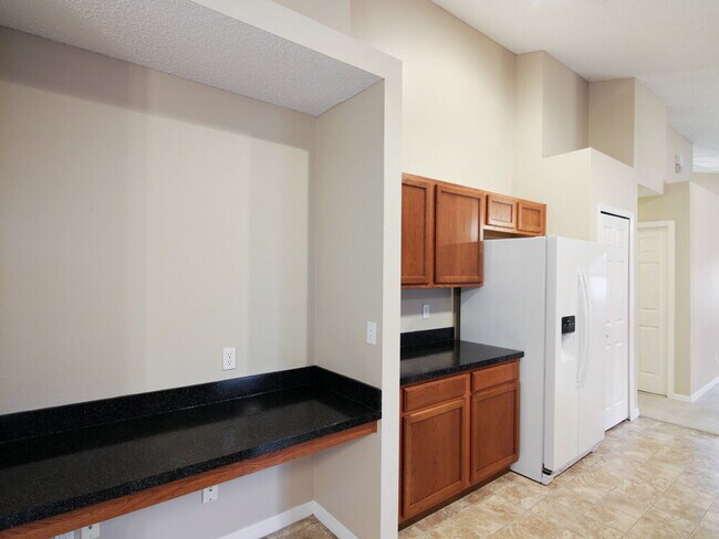 Building Photo - 3005 Lorimer Ct