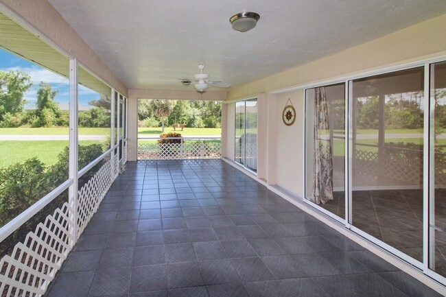 Building Photo - Gulf View Estate Annual Home for Rent