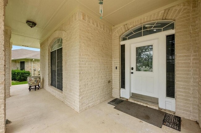 Building Photo - 4433 Chickasaw Ct