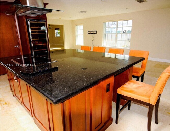 Building Photo - 6384 SW 31st St