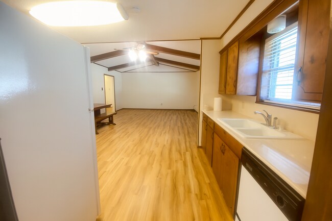 Building Photo - 953 Co Rd 2774