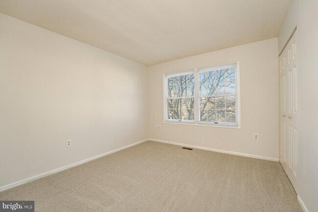 Building Photo - 19 Clipper Ct