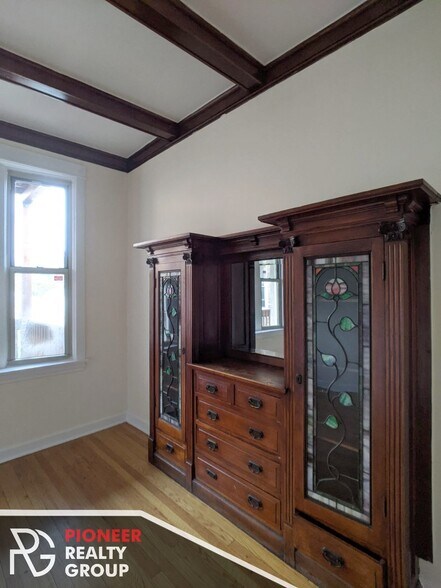 Building Photo - 2455 N Spaulding Ave