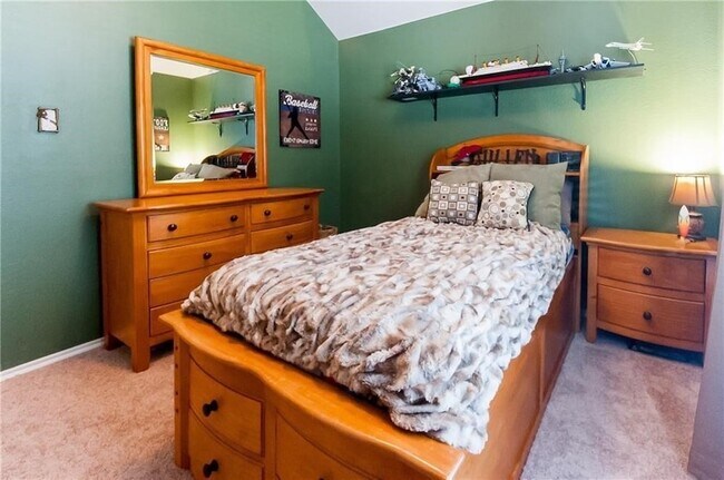Building Photo - 913 Buffalo Creek Dr
