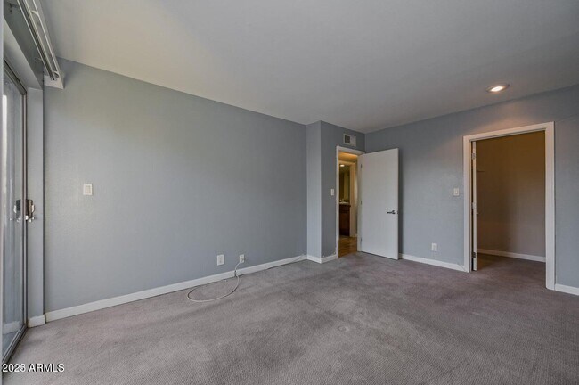 Building Photo - 1702 W Tuckey Ln