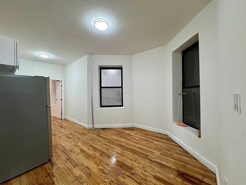 Building Photo - 132 W 129th St