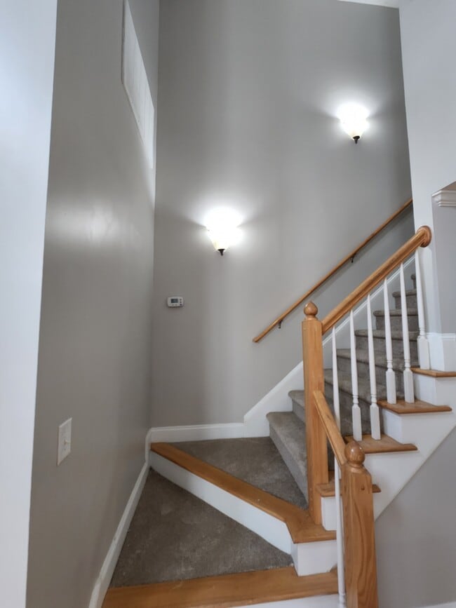 Building Photo - 803 Landing Dr
