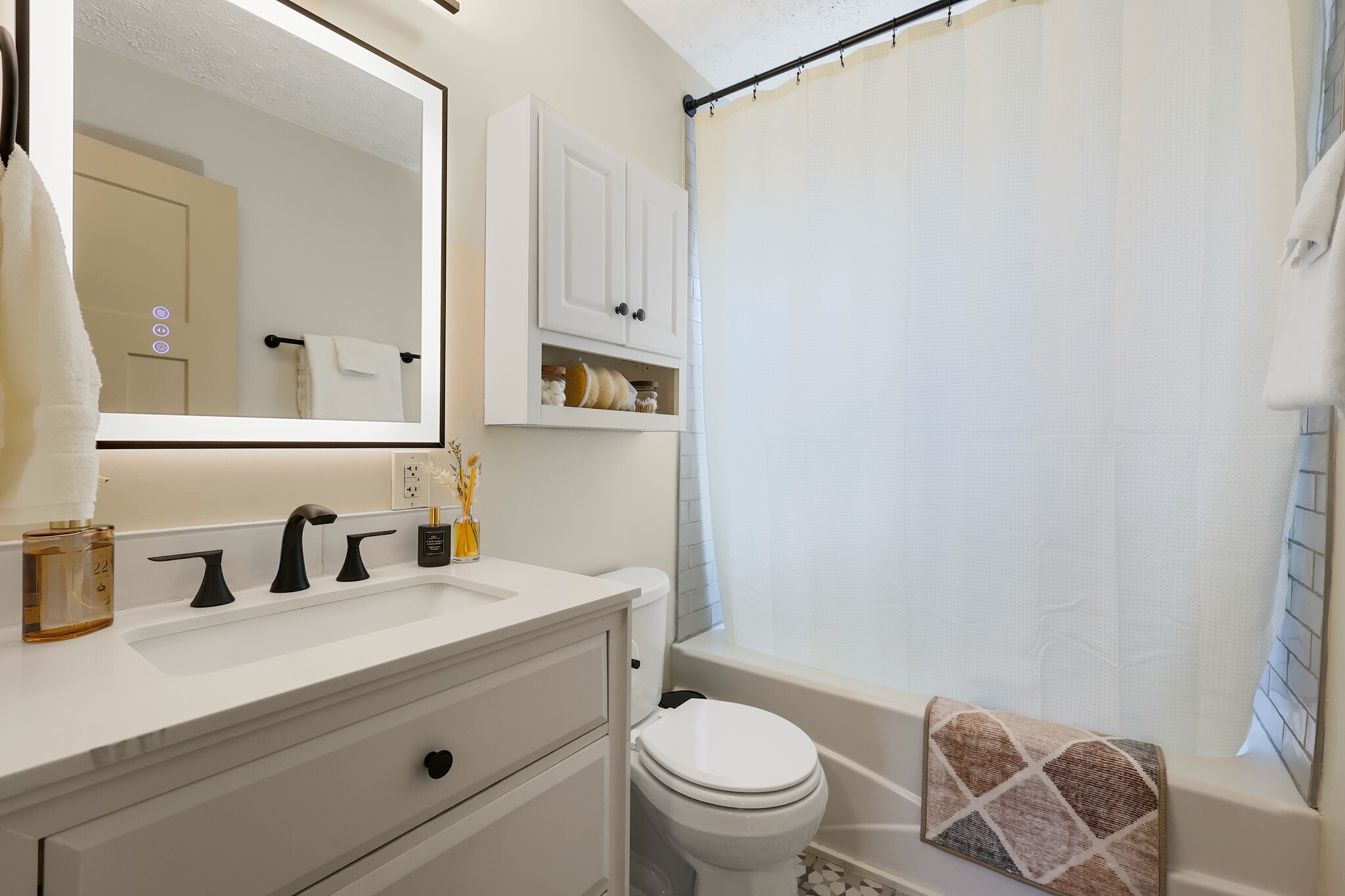 Building Photo - 1700 Kirby Dr