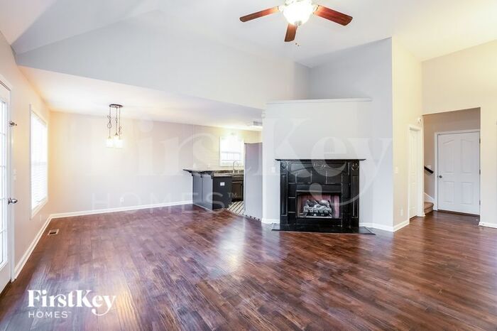 Building Photo - 3748 Naples Ct N