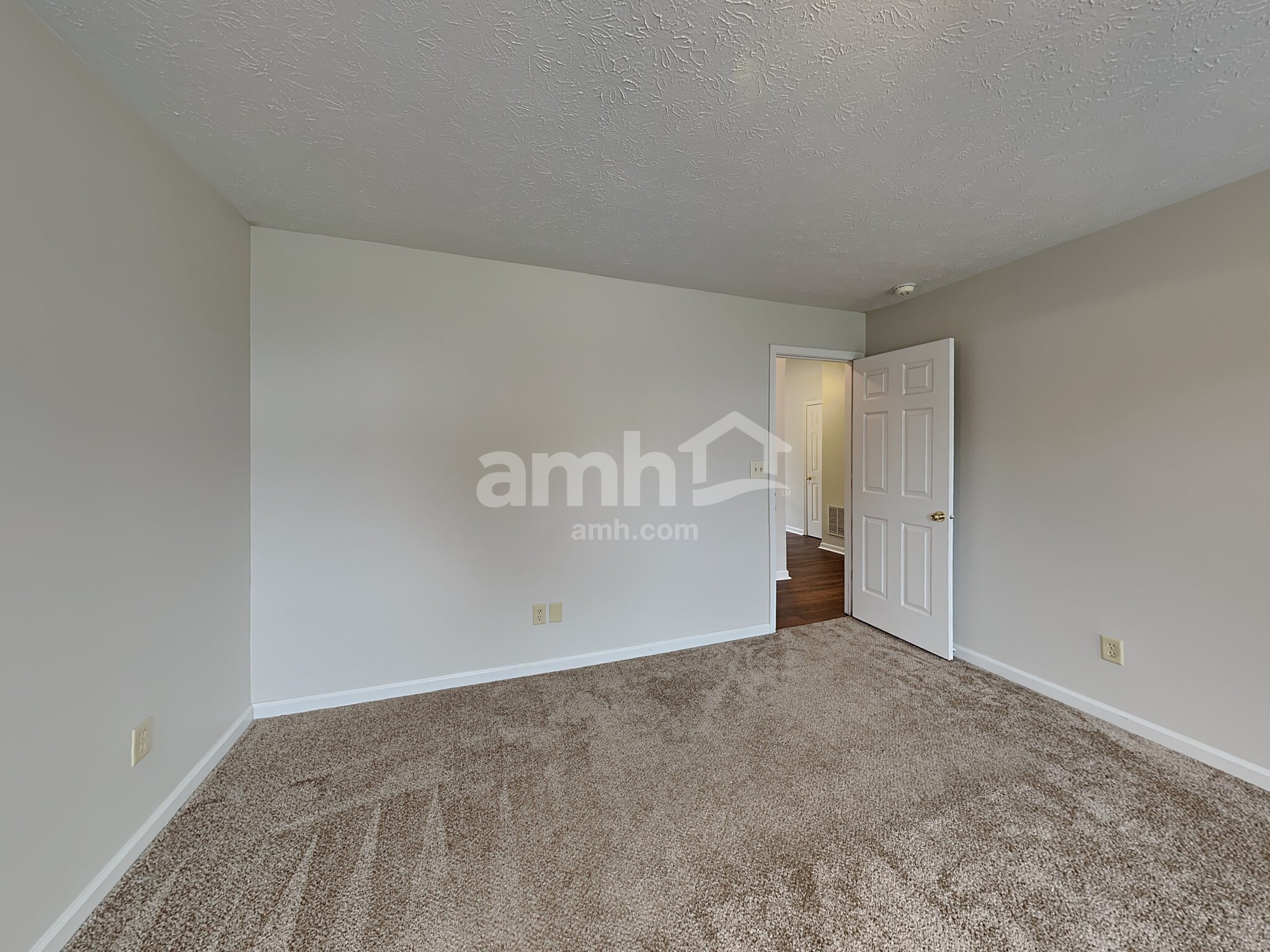 Building Photo - 1090 Meadowview Ct