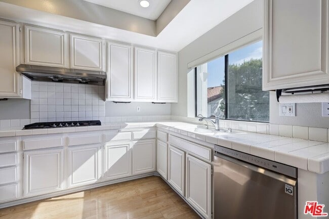 Building Photo - 1560 Michael Ln