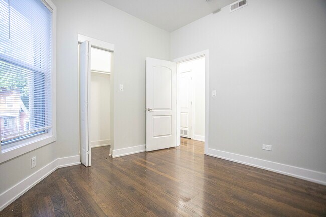 Building Photo - 6434 S Eberhart Ave