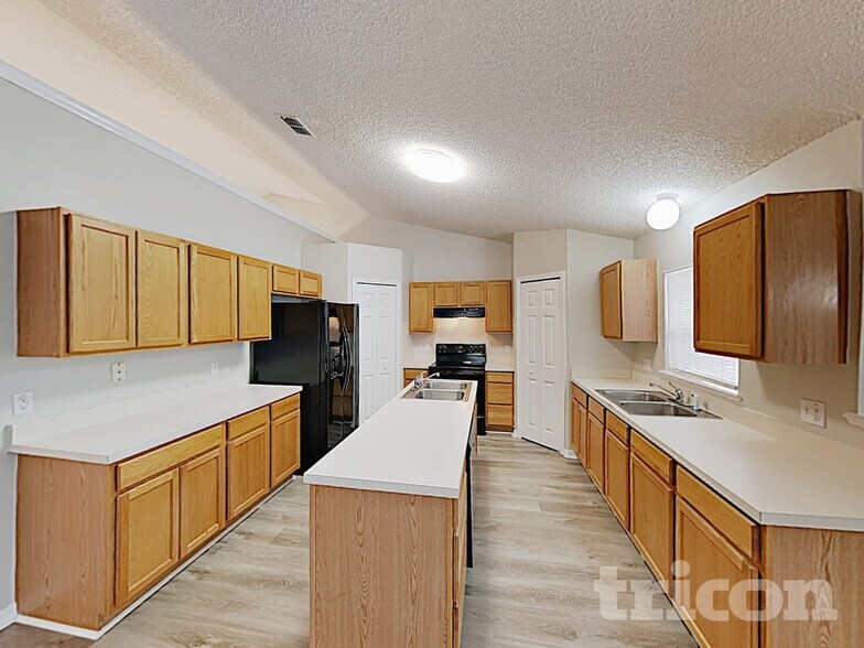 Building Photo - 5204 Juliet Ct