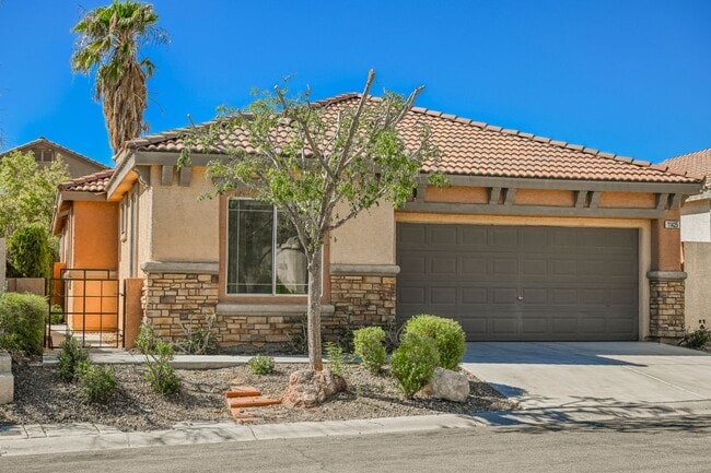 Building Photo - Welcome Home!  One Store Home