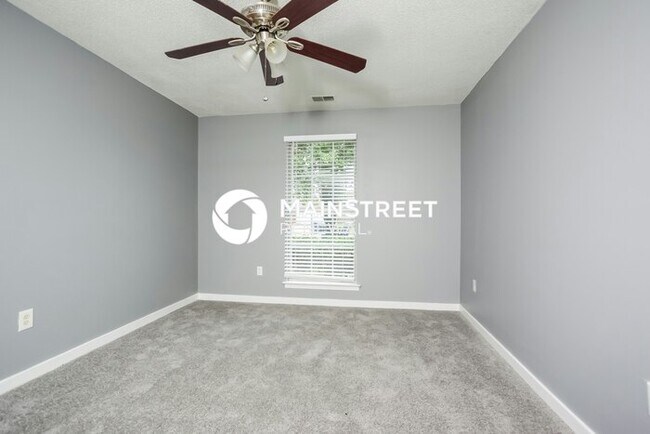 Building Photo - 4 Bedroom Pet-Friendly Home in Horn Lake, MS with Main Street Renewal