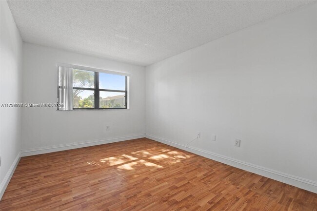 Building Photo - 15600 SW 80th St