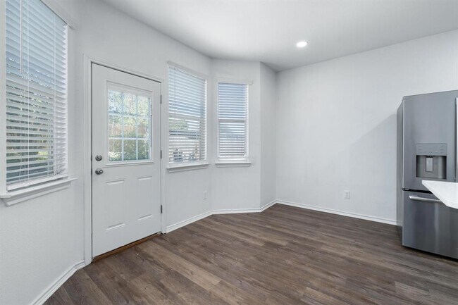 Building Photo - 13508 Campesina Dr