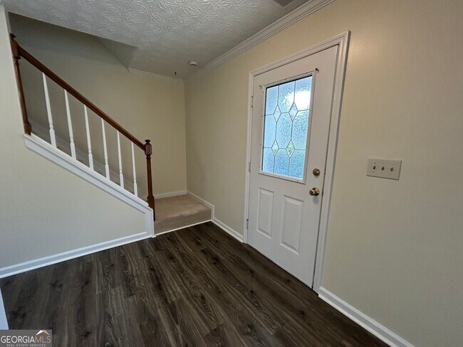 Building Photo - 4800 Streamside Dr