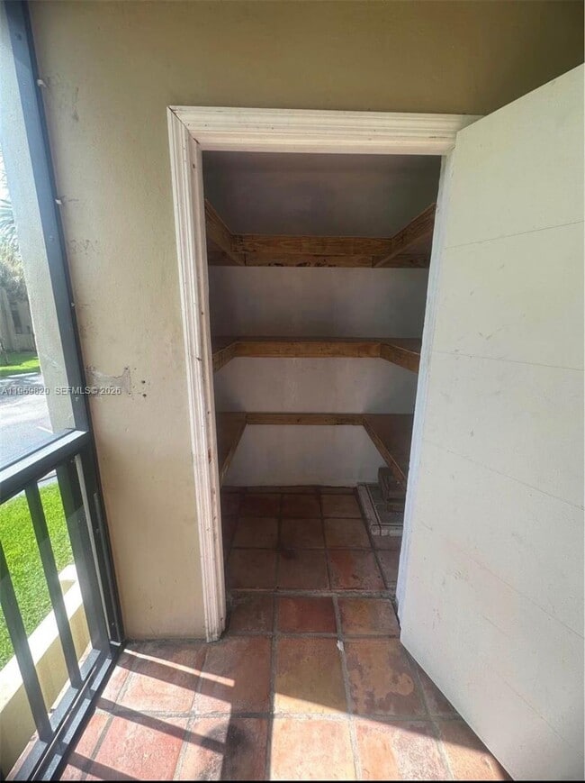 Building Photo - 10845 SW 112th Ave