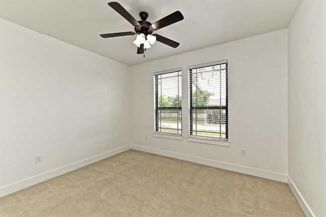 Building Photo - 224 Charli Cir