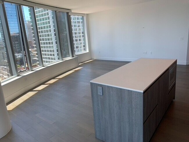 Building Photo - Epic REA- @Lumina 21st FLOOR- ! View /Spac...