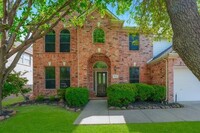 Building Photo - 1013 Royal Oaks Dr