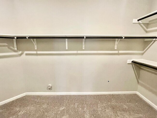 Building Photo - 6800 Covina Ln