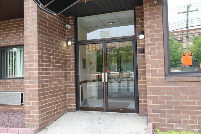Building Photo - 7430 John F. Kennedy Blvd