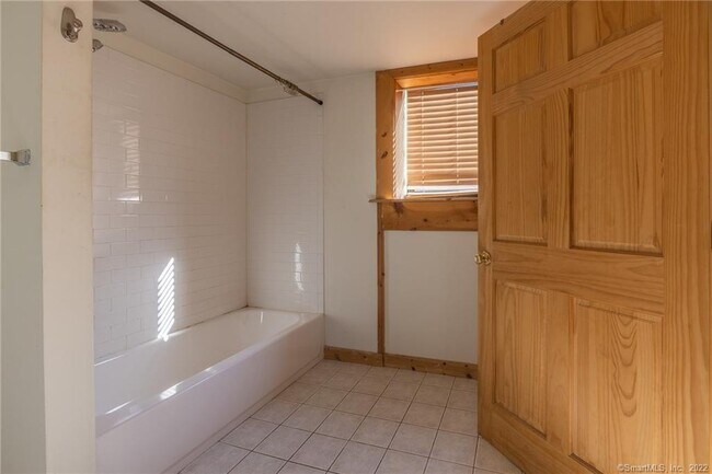 Building Photo - 325 Myrtle Ave