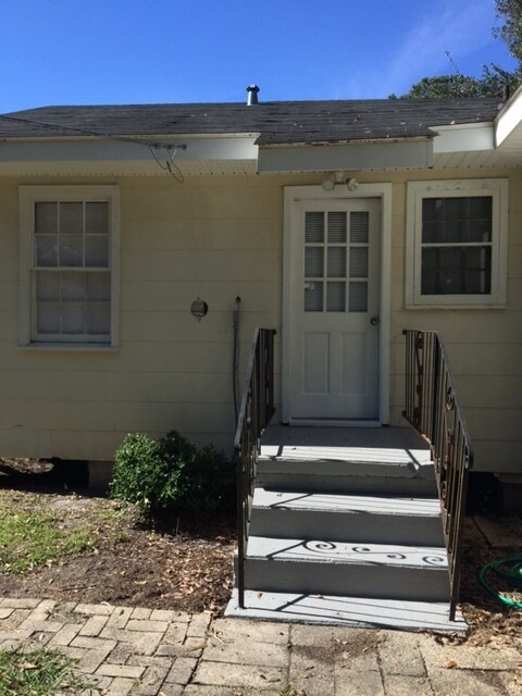 Building Photo - Midtown 2/1 Garage