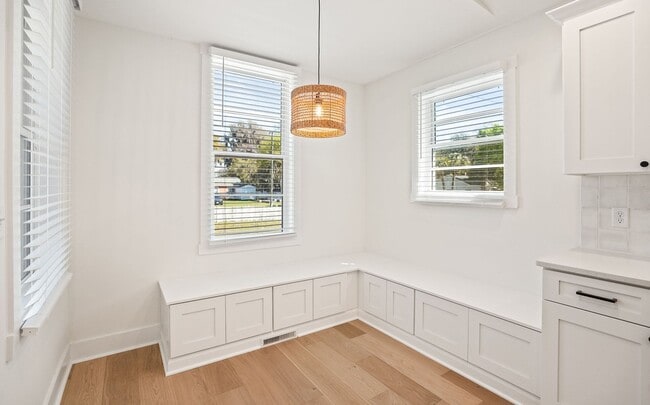 Building Photo - Downtown Beaufort Charmer