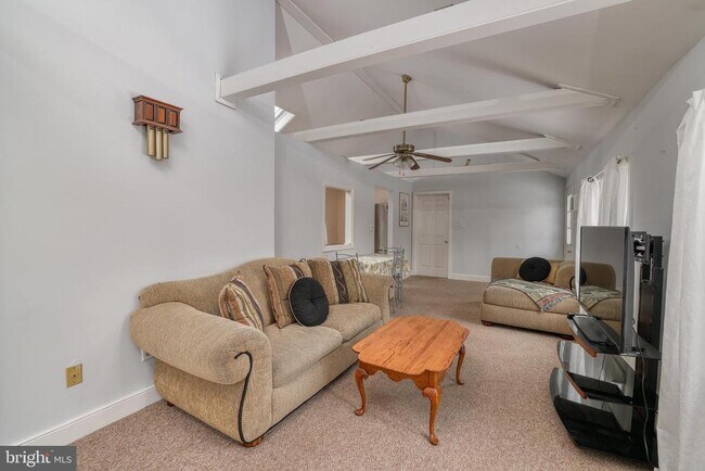 Building Photo - 5496 York Rd.